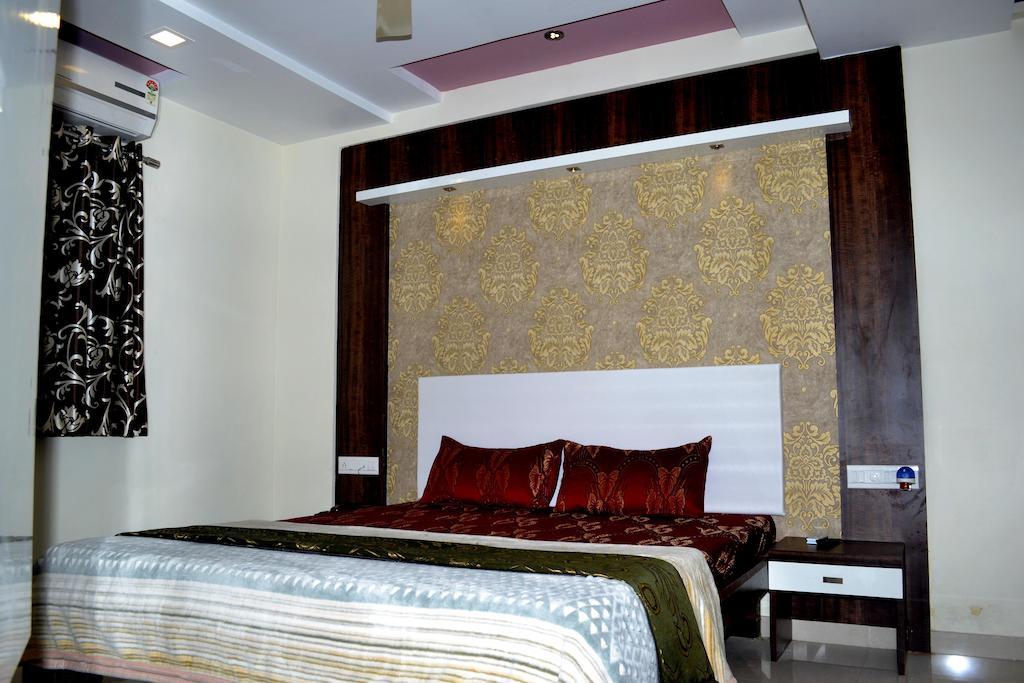 Hotel Sapphire Junagadh Εξωτερικό φωτογραφία