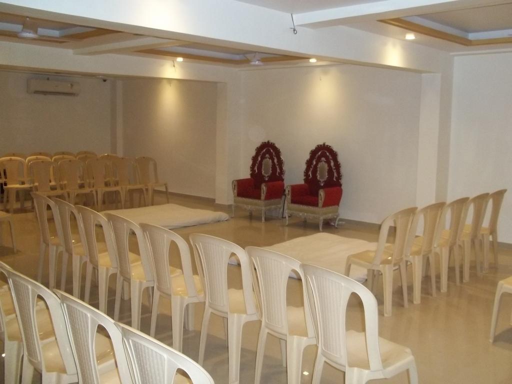Hotel Sapphire Junagadh Εξωτερικό φωτογραφία