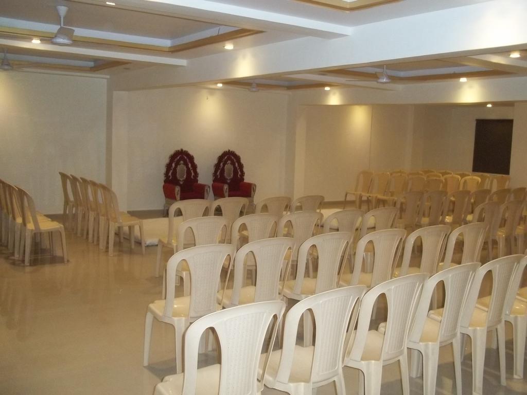 Hotel Sapphire Junagadh Εξωτερικό φωτογραφία