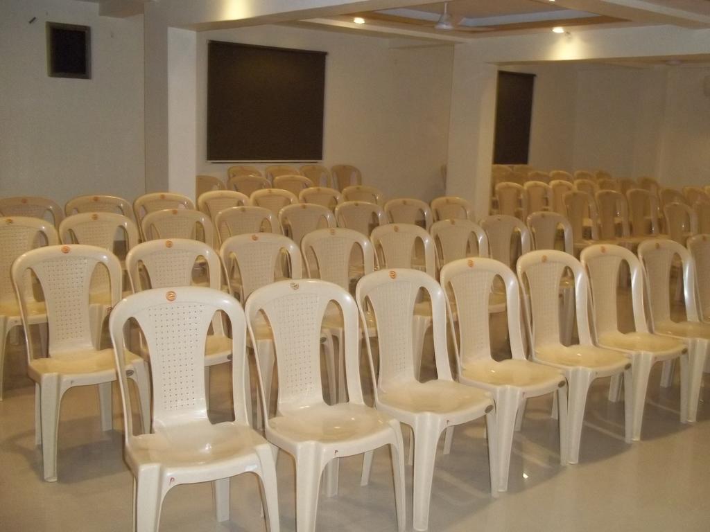 Hotel Sapphire Junagadh Εξωτερικό φωτογραφία