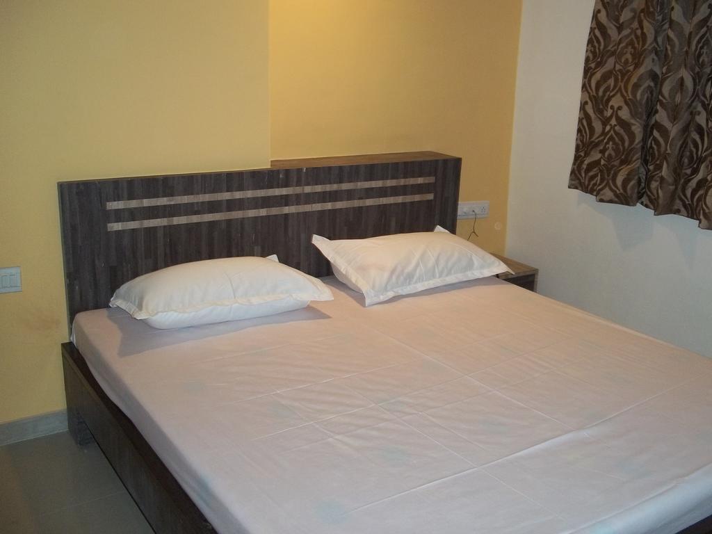 Hotel Sapphire Junagadh Εξωτερικό φωτογραφία