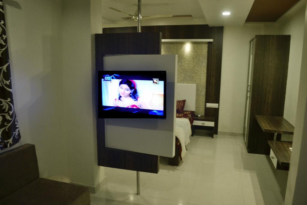 Hotel Sapphire Junagadh Εξωτερικό φωτογραφία