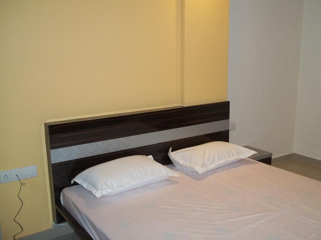Hotel Sapphire Junagadh Εξωτερικό φωτογραφία
