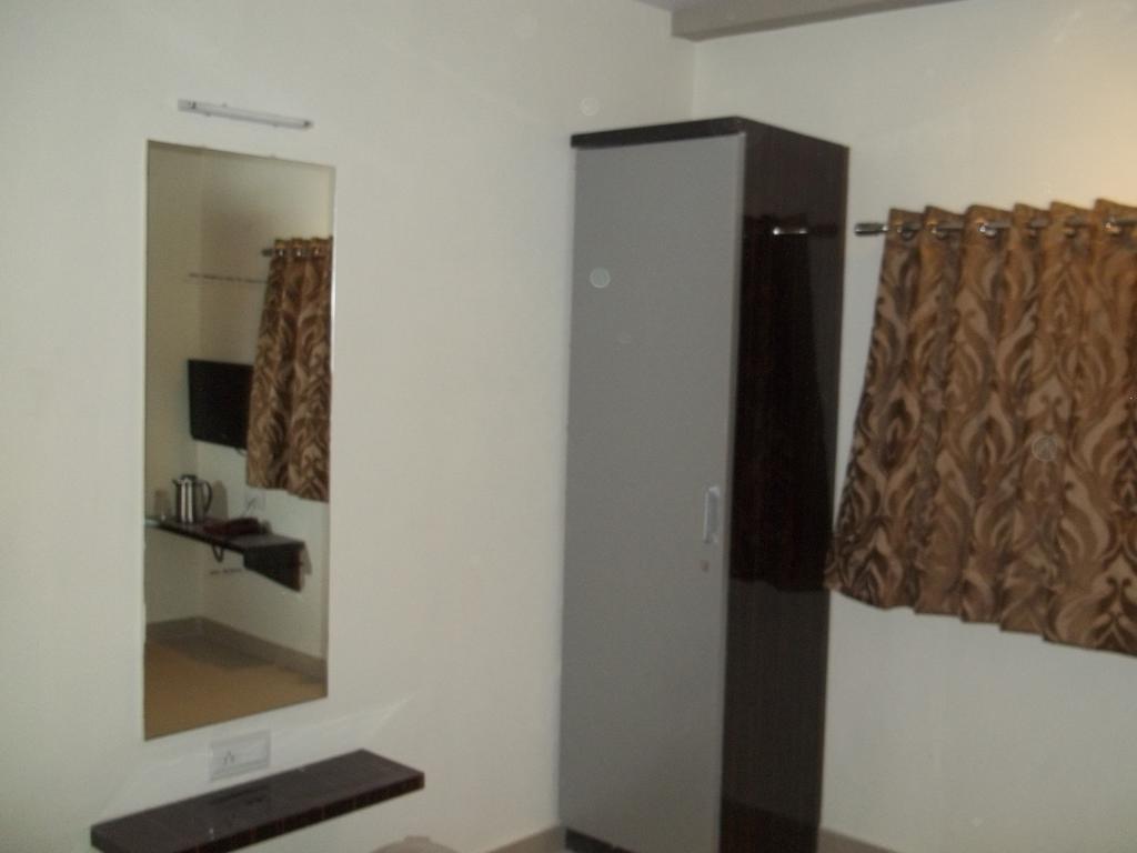 Hotel Sapphire Junagadh Εξωτερικό φωτογραφία