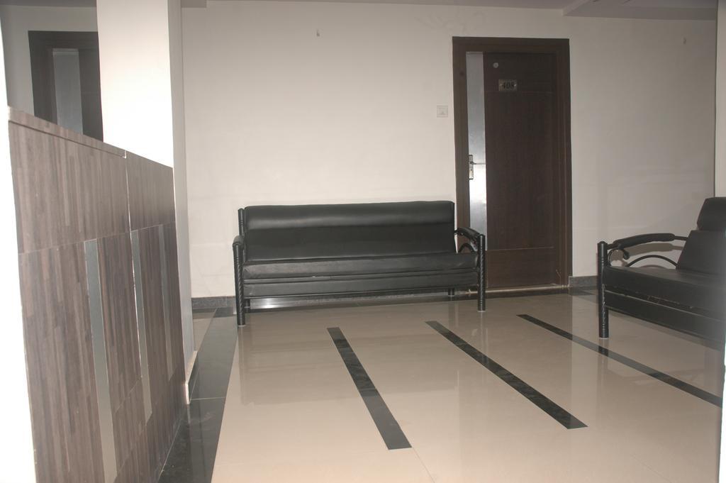 Hotel Sapphire Junagadh Εξωτερικό φωτογραφία