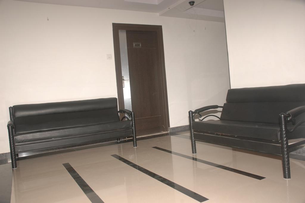 Hotel Sapphire Junagadh Εξωτερικό φωτογραφία