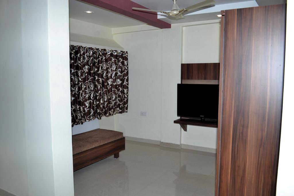 Hotel Sapphire Junagadh Εξωτερικό φωτογραφία